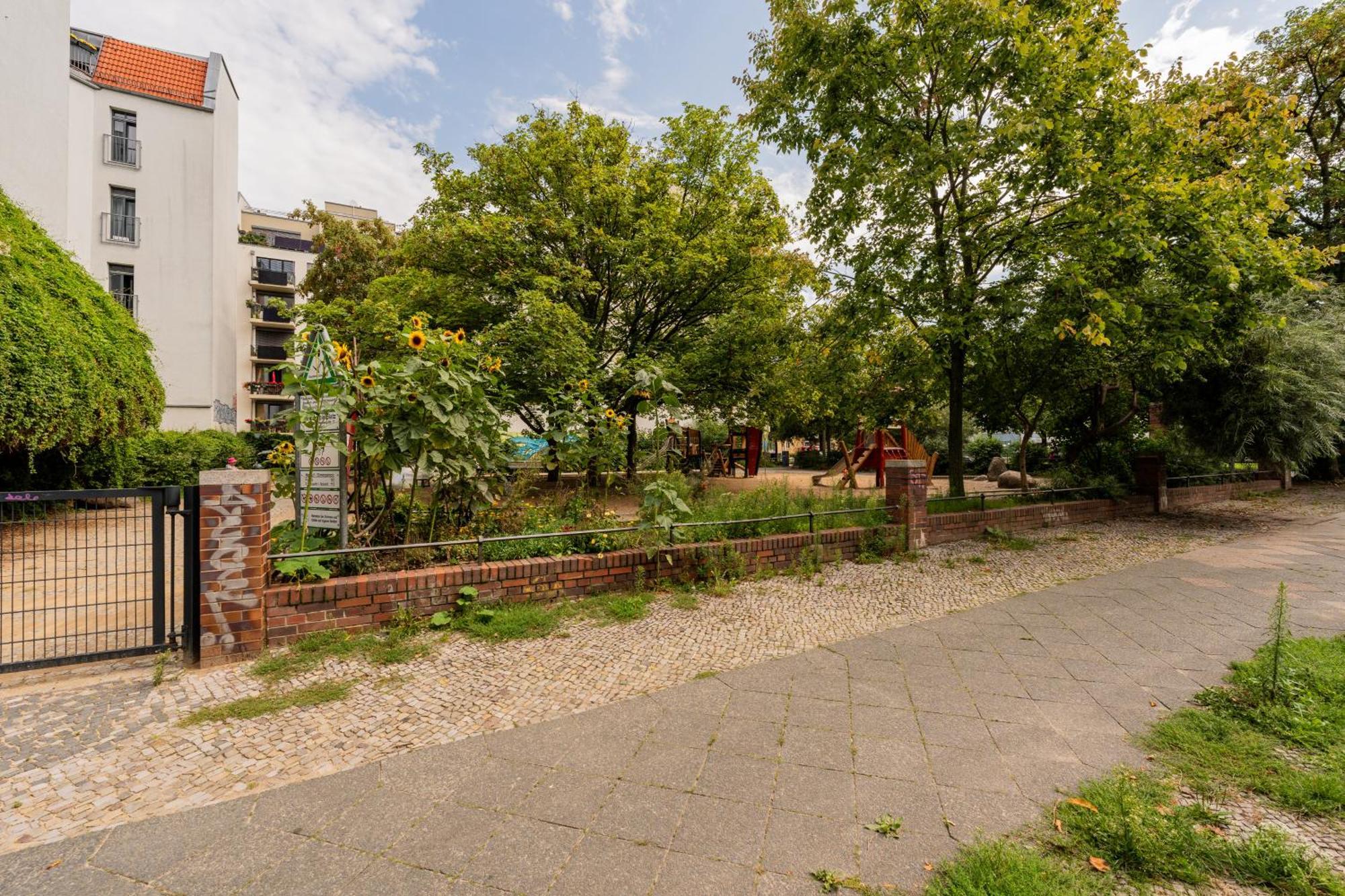 Central, Calm - High-speed Wifi - Close To Park Appartement Berlijn
